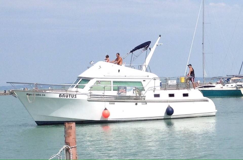 Brutus Motor Yacht Rental Vitorlas Berles